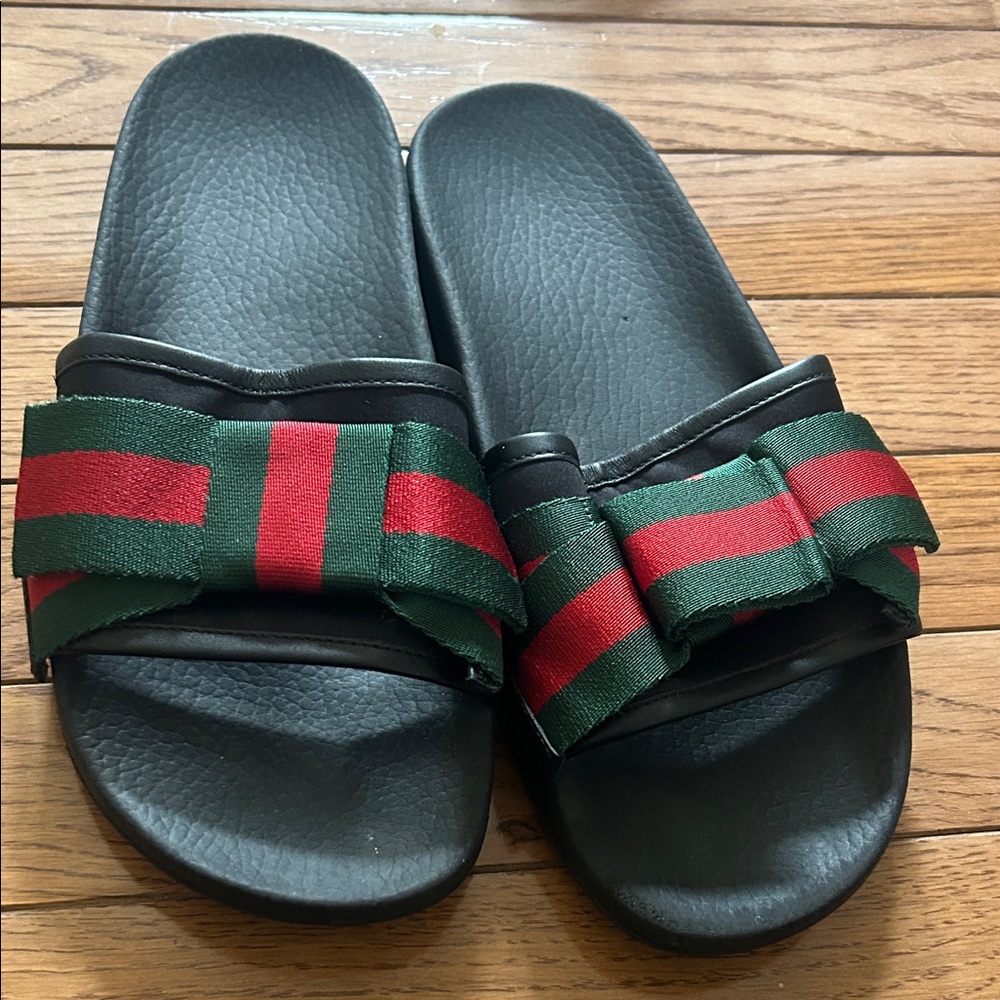 Gucci Black Sandals with Red and Green Stripes